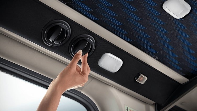 Force Urbania 10 Seater on rent in Pune